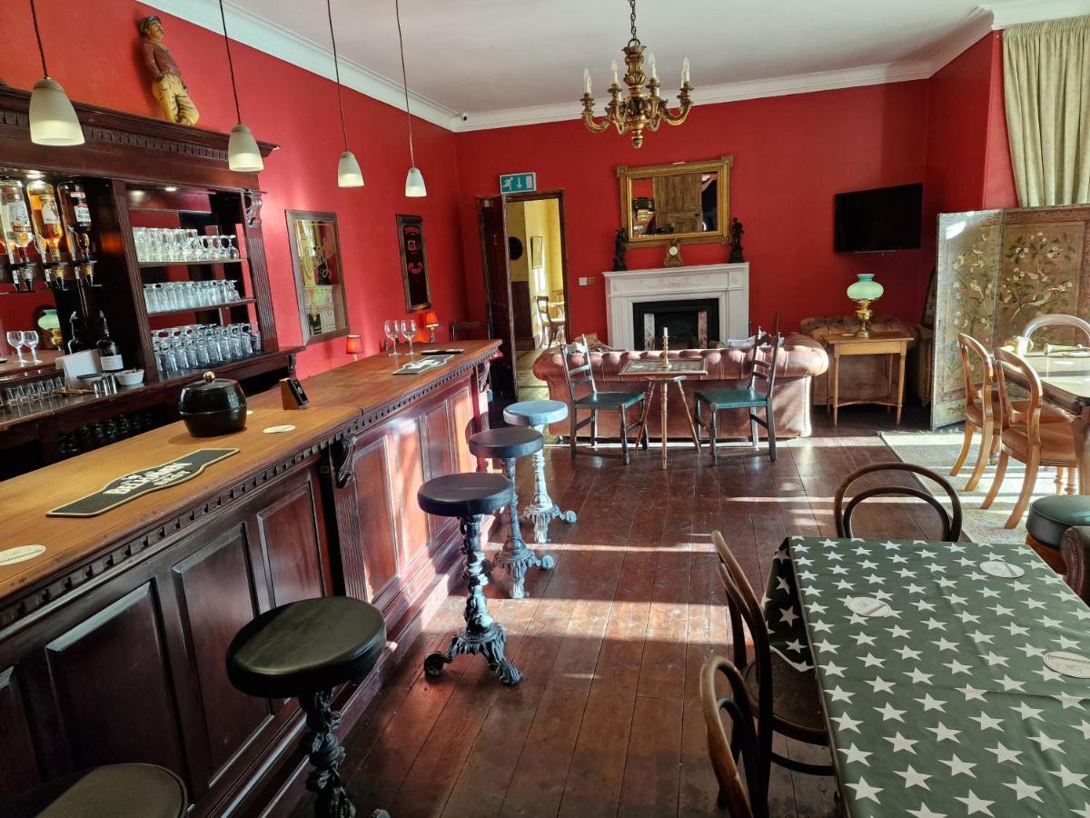 Cambus O' May Traditional Highland Hotel Балатър Екстериор снимка