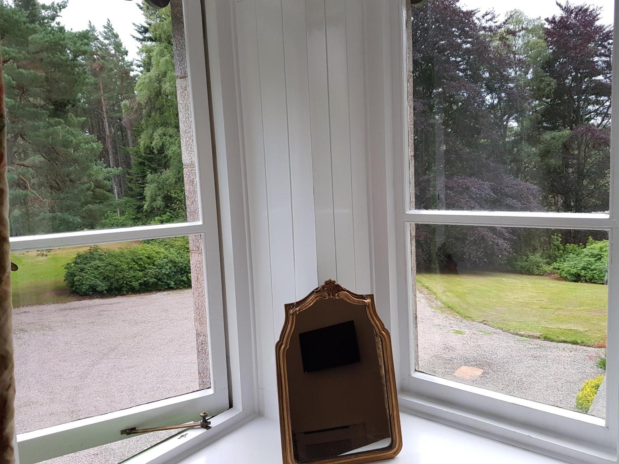 Cambus O' May Traditional Highland Hotel Балатър Стая снимка