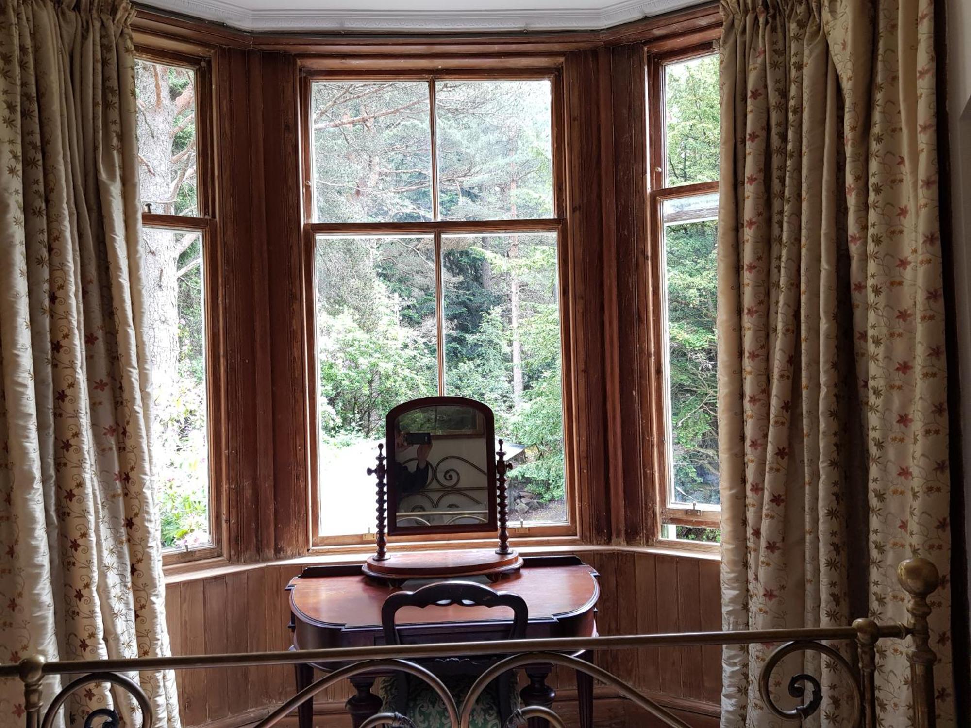 Cambus O' May Traditional Highland Hotel Балатър Стая снимка