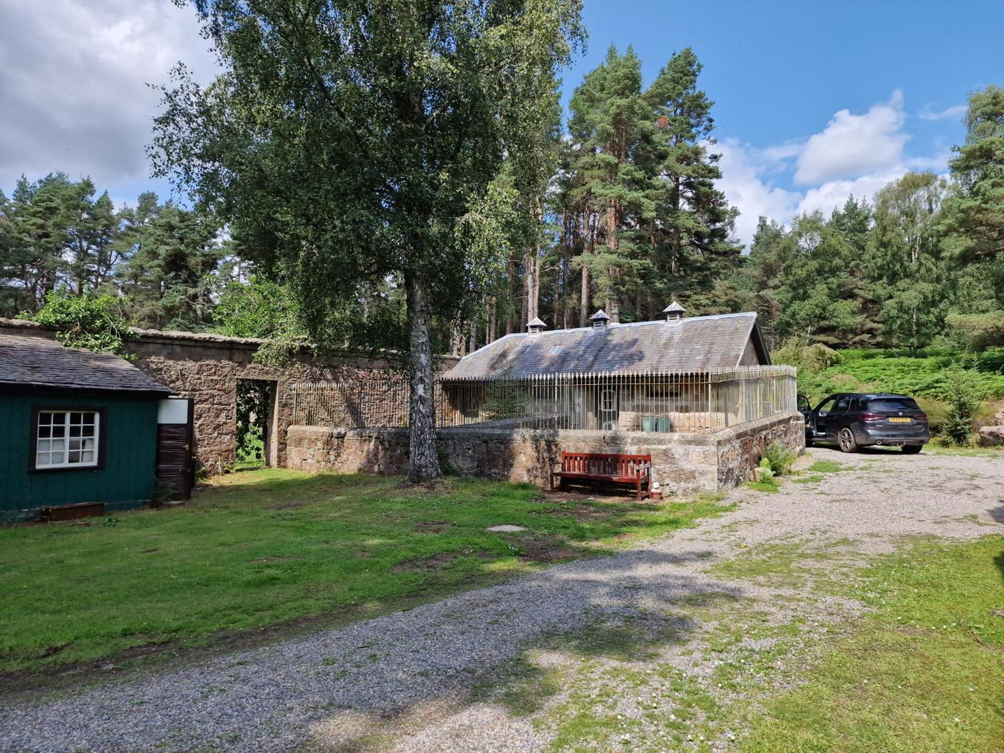 Cambus O' May Traditional Highland Hotel Балатър Екстериор снимка