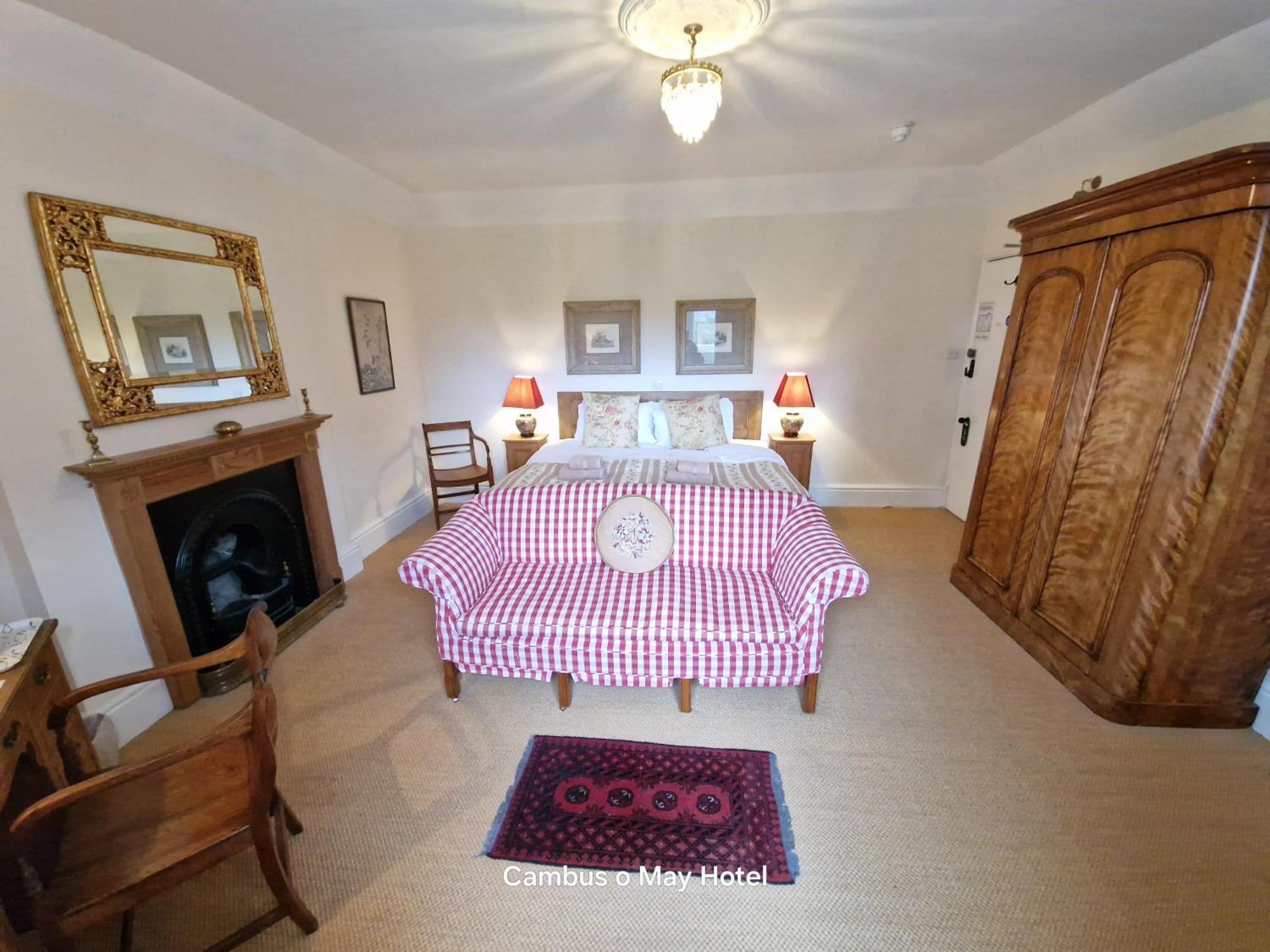 Cambus O' May Traditional Highland Hotel Балатър Екстериор снимка