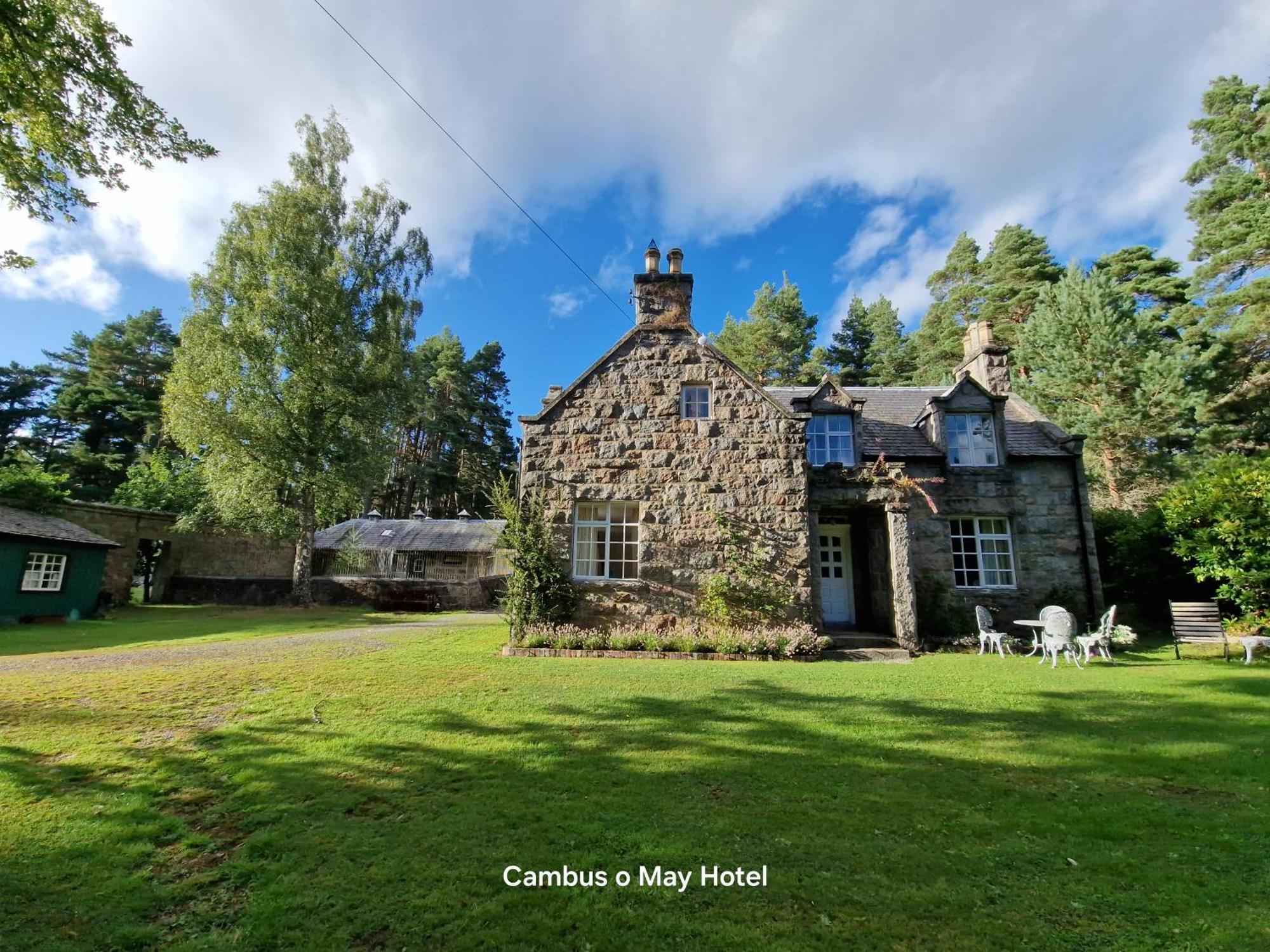 Cambus O' May Traditional Highland Hotel Балатър Екстериор снимка